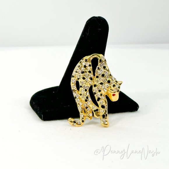 Vintage Jeweled Jaguar Pin Brooch in Gold Metal - Picture 1 of 4
